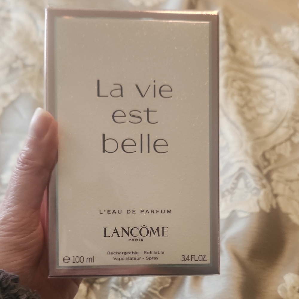 Lancôme La Vie Est Belle White and Silver Framed Perfume Box